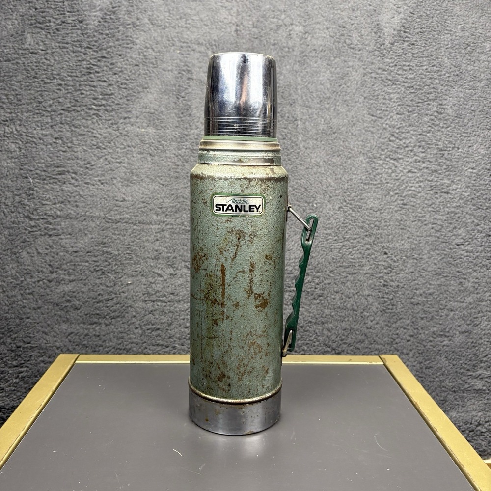 Vintage Stanley Thermo A-944DH Quart Vacuum‎ Bottle